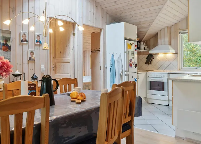 Casa de Férias Awesome In With Kitchen Rødby